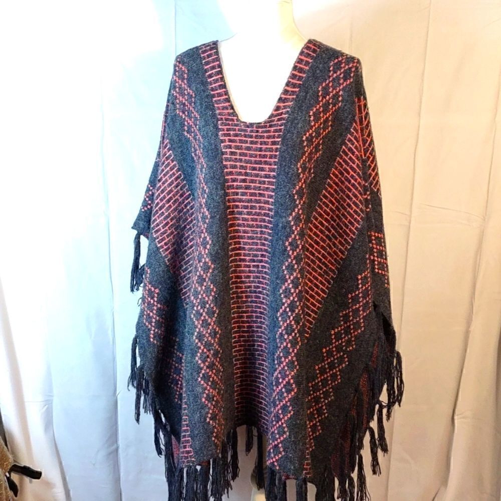 Nema Avenue Fringed Knit Poncho 
